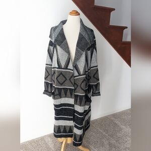 Joseph A lgray black long warm sweater Size L